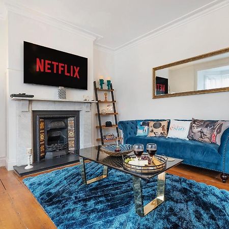 4 Bedroom Home With Garden, Game Room, Parking- Esho Stays Gloucester Eksteriør billede