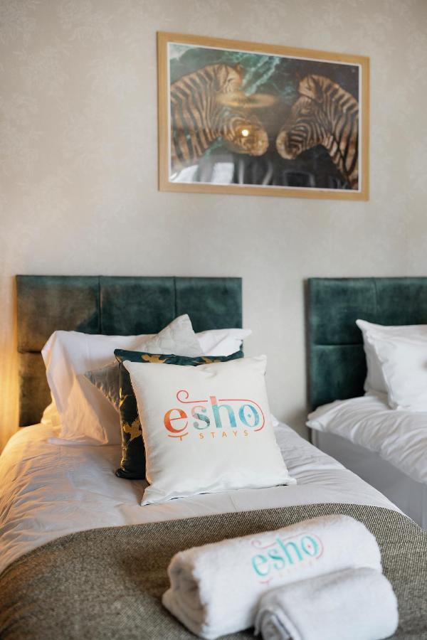 4 Bedroom Home With Garden, Game Room, Parking- Esho Stays Gloucester Eksteriør billede