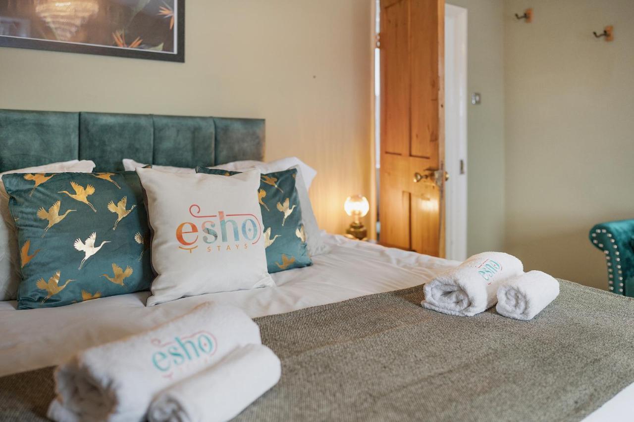 4 Bedroom Home With Garden, Game Room, Parking- Esho Stays Gloucester Eksteriør billede