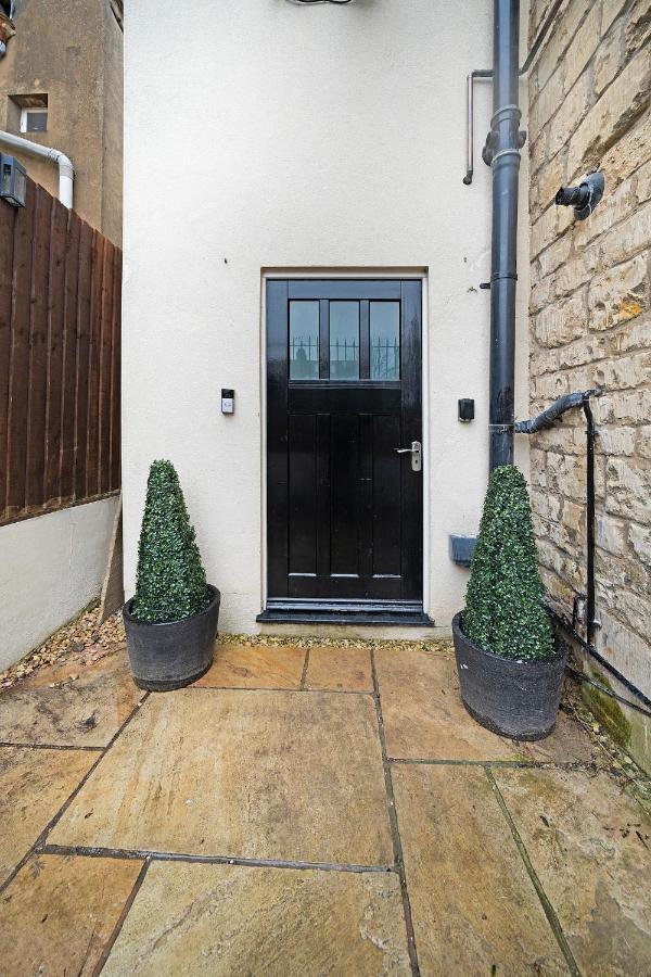 4 Bedroom Home With Garden, Game Room, Parking- Esho Stays Gloucester Eksteriør billede