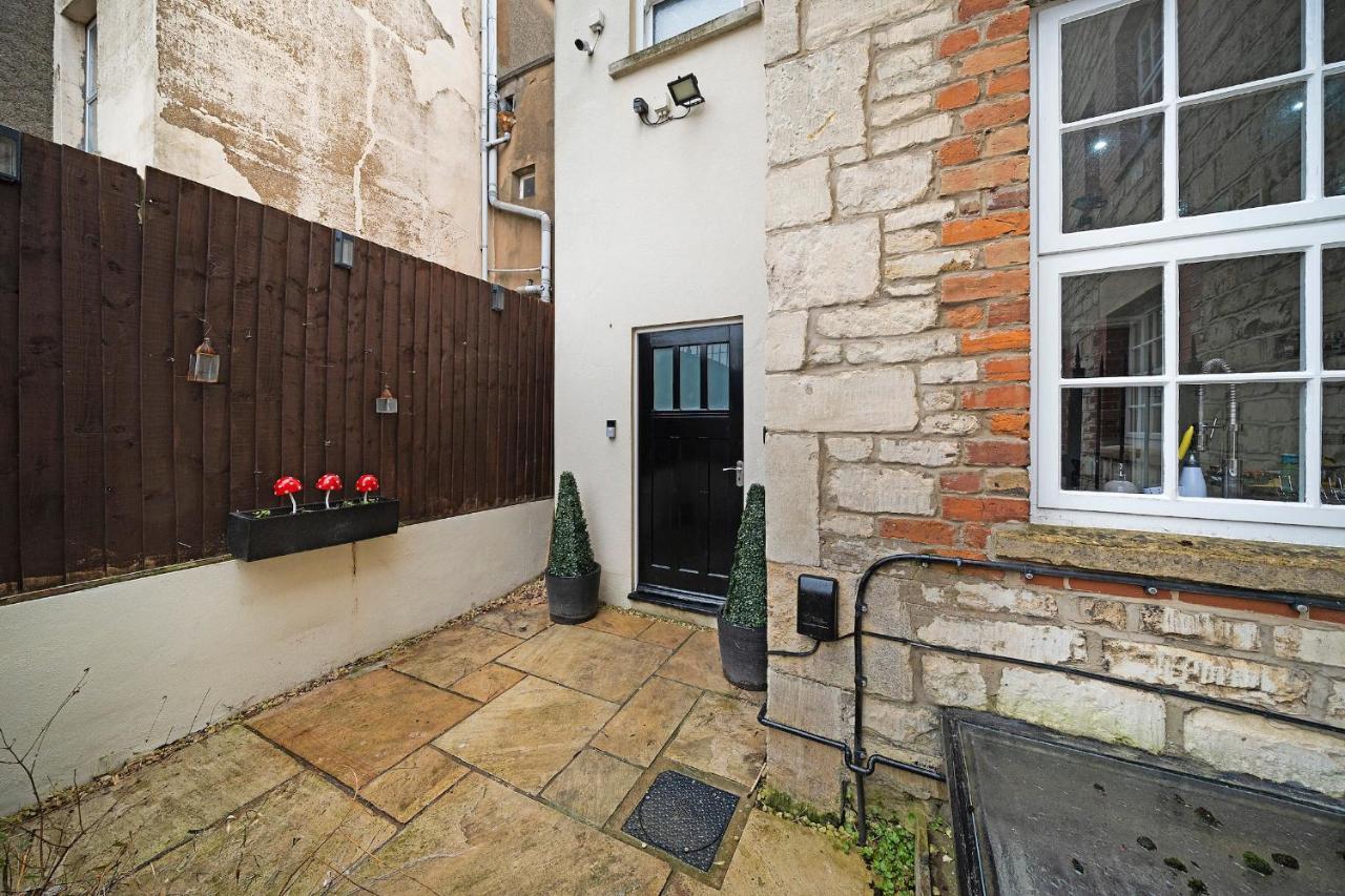 4 Bedroom Home With Garden, Game Room, Parking- Esho Stays Gloucester Eksteriør billede