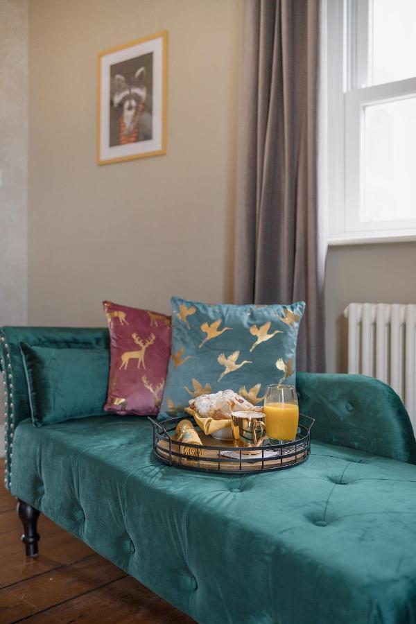 4 Bedroom Home With Garden, Game Room, Parking- Esho Stays Gloucester Eksteriør billede