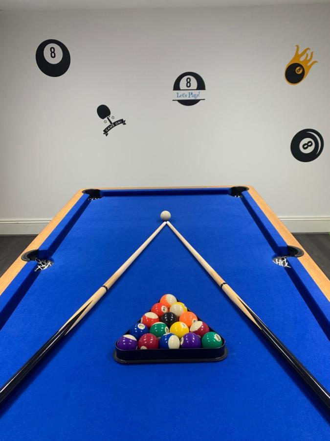 4 Bedroom Home With Garden, Game Room, Parking- Esho Stays Gloucester Eksteriør billede